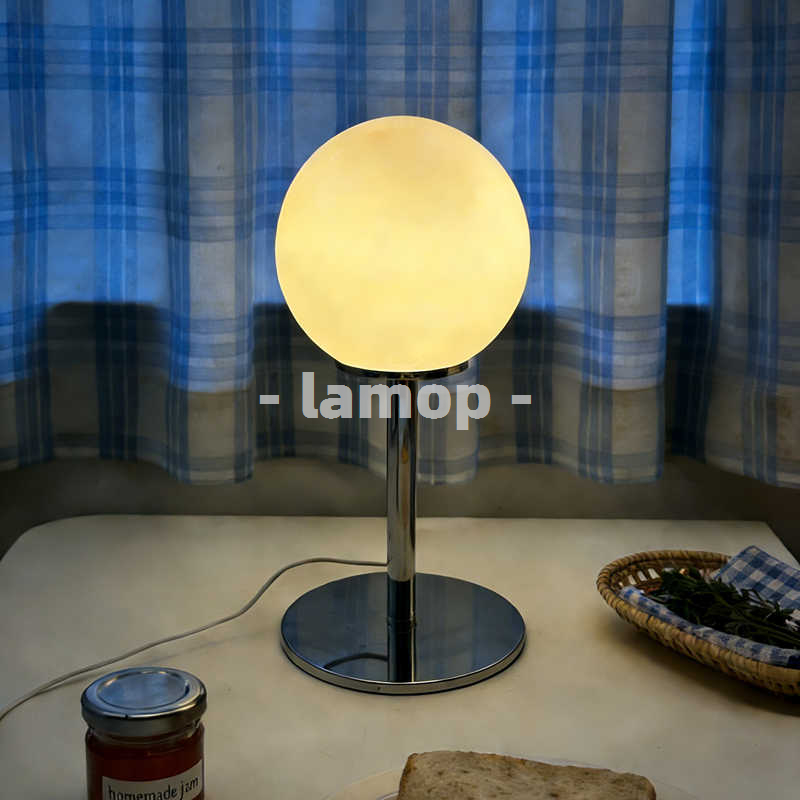 Decor Lighting Table Lamps - 乳白色のソリッドグローブクローム薄型ポールテーブルランプ、クリームインホワイトデスク、3トーンソフトライト読書用テーブルデコレーションランプ