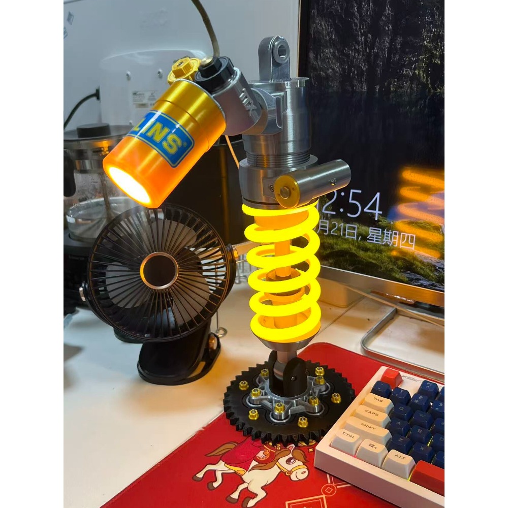 Unique Lighting Decor - オートバイショックアブソーバーデスクランプ、パーソナライズされたインダストリアルスタイルの装飾ナイトライト、男の子へのユニークなギフト、KTM、OHLINS、BMW向け