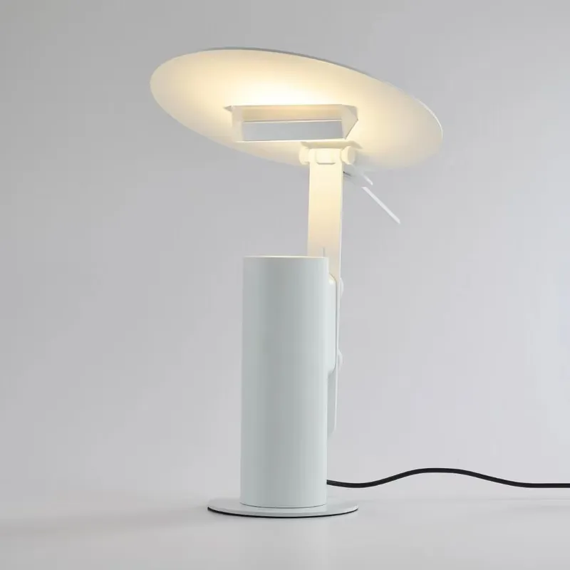 Decor Lighting Table Lamps - モダンでクリエイティブなシンプルレインボー雰囲気、目に優しい調光可能なCOB LEDアルミ製テーブルランプ、寝室装飾用RGBライト