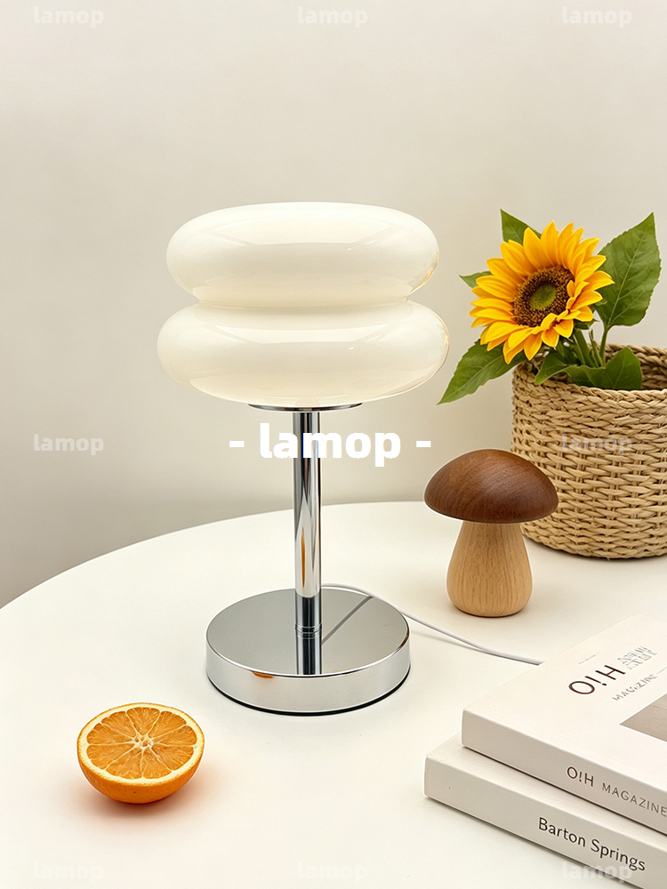 バウハウス クリームグローブ テーブルランプ ミッドセンチュ - Decor Lighting Table Lamps のレビューと価格