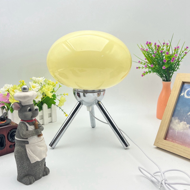 バウハウス北欧風ガラス製マッシュルーム型RGBリモコン付きテ - Decor Lighting Table Lamps のレビューと価格